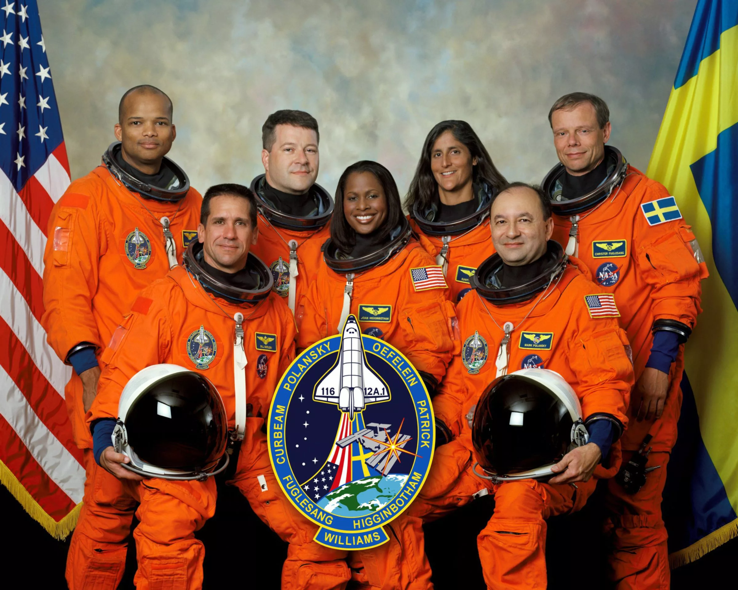 20181002_sts116-astronauts.png